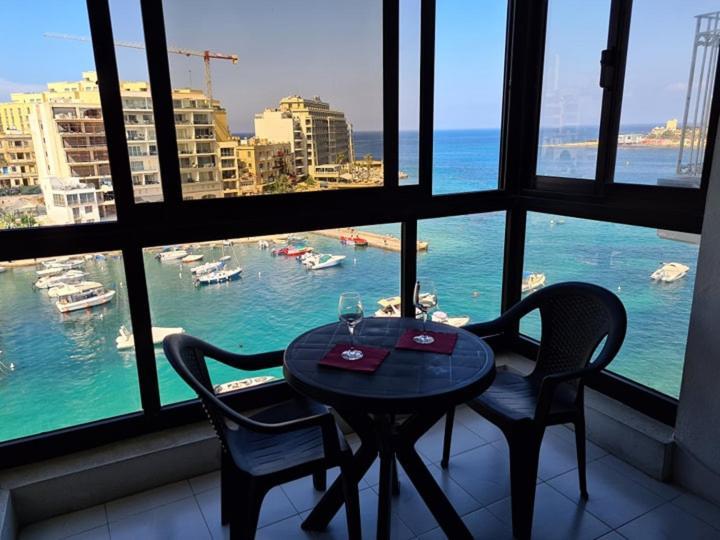Spinola Bay Sea Front Apt 6 سانت جوليان المظهر الخارجي الصورة