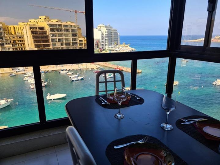 Spinola Bay Sea Front Apt 6 سانت جوليان المظهر الخارجي الصورة